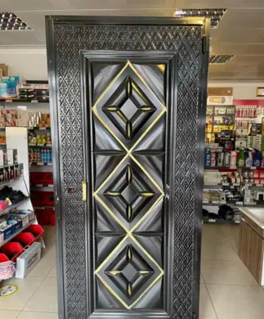 Dekoratif işlemeli demir sac kapı 2.el