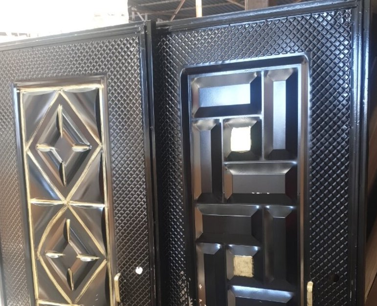 Ferforje çelik kapı