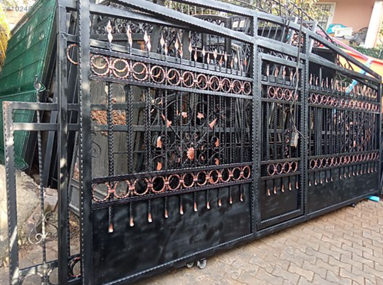 İKİNCİ EL BAHÇE KAPISI SÜRGÜLÜ KAPI