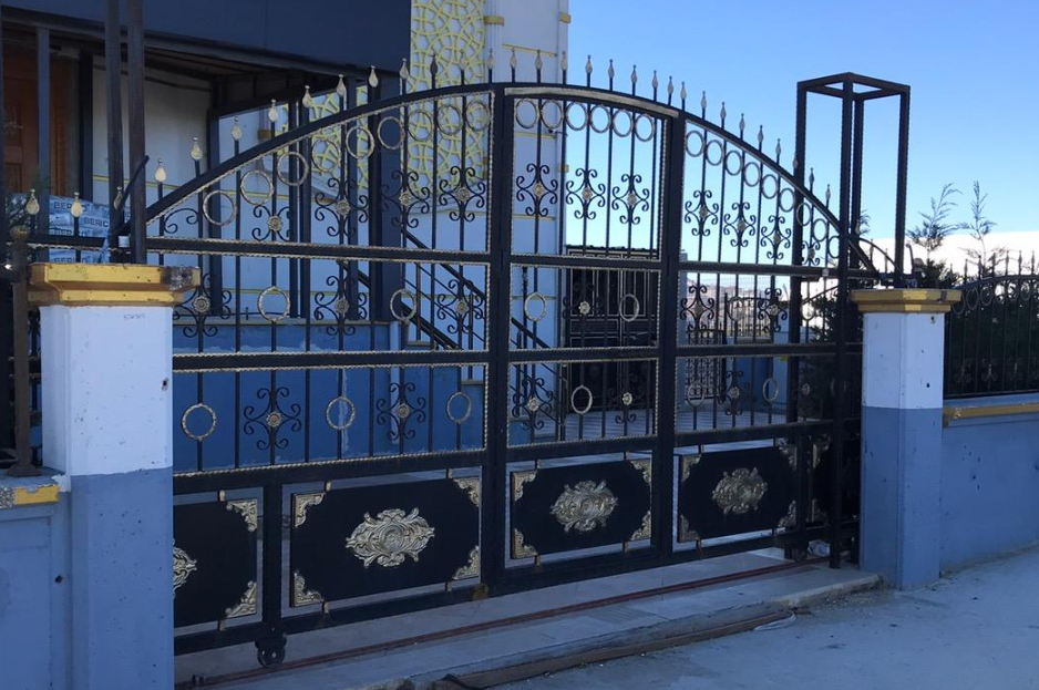 TEKERLEK SÜRGÜLÜ BAHÇE KAPISI