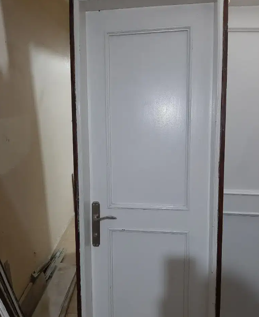 sıfır gibi yeni oda kapısı