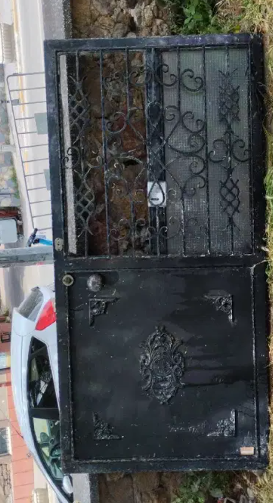 tek kanatlı çıkma demir kapı